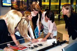 Hand-on science in the visitor centre. Credit: ESRF/C. Jarnias.